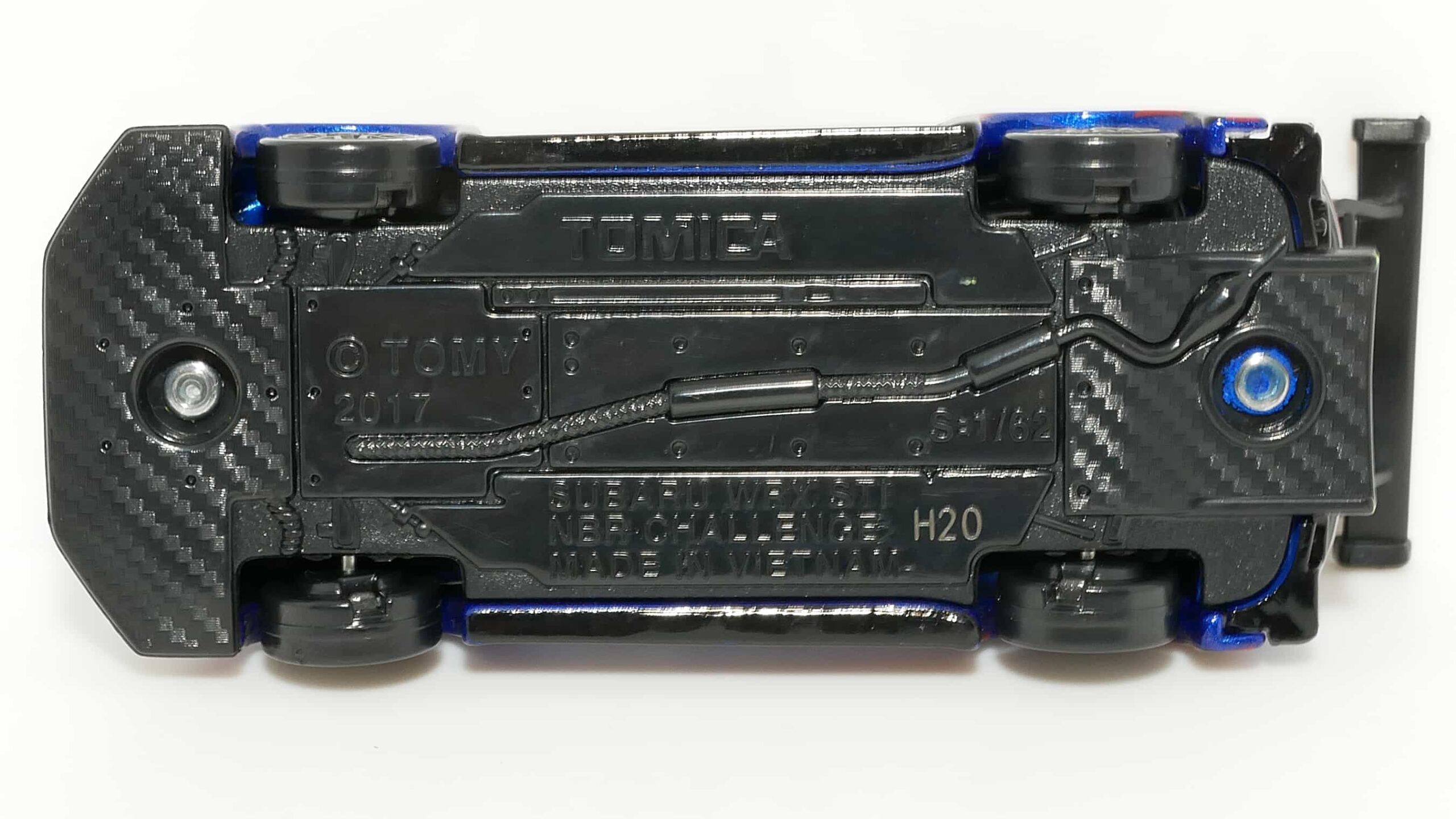 トミカプレミアム24-1スバルWRXSTINBRチャレンジ_シャーシ