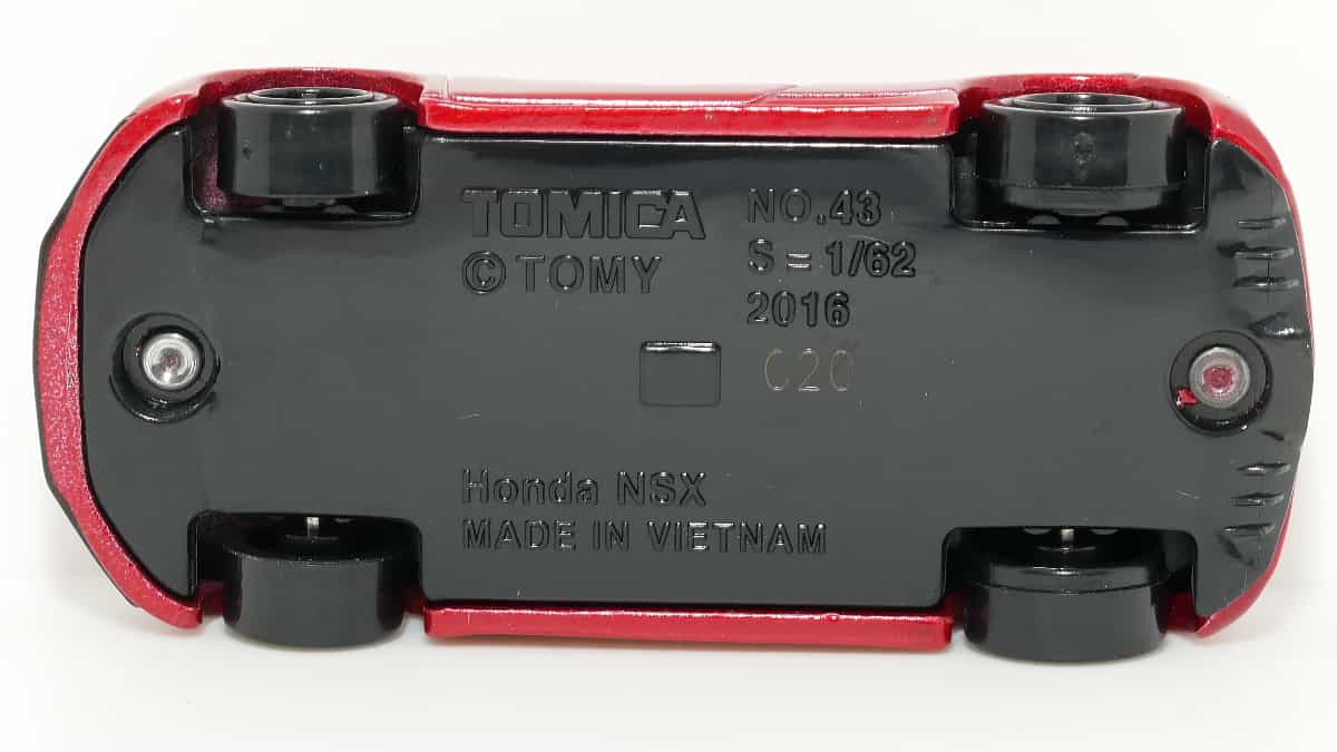 トミカ43-4ホンダNSX_シャーシ