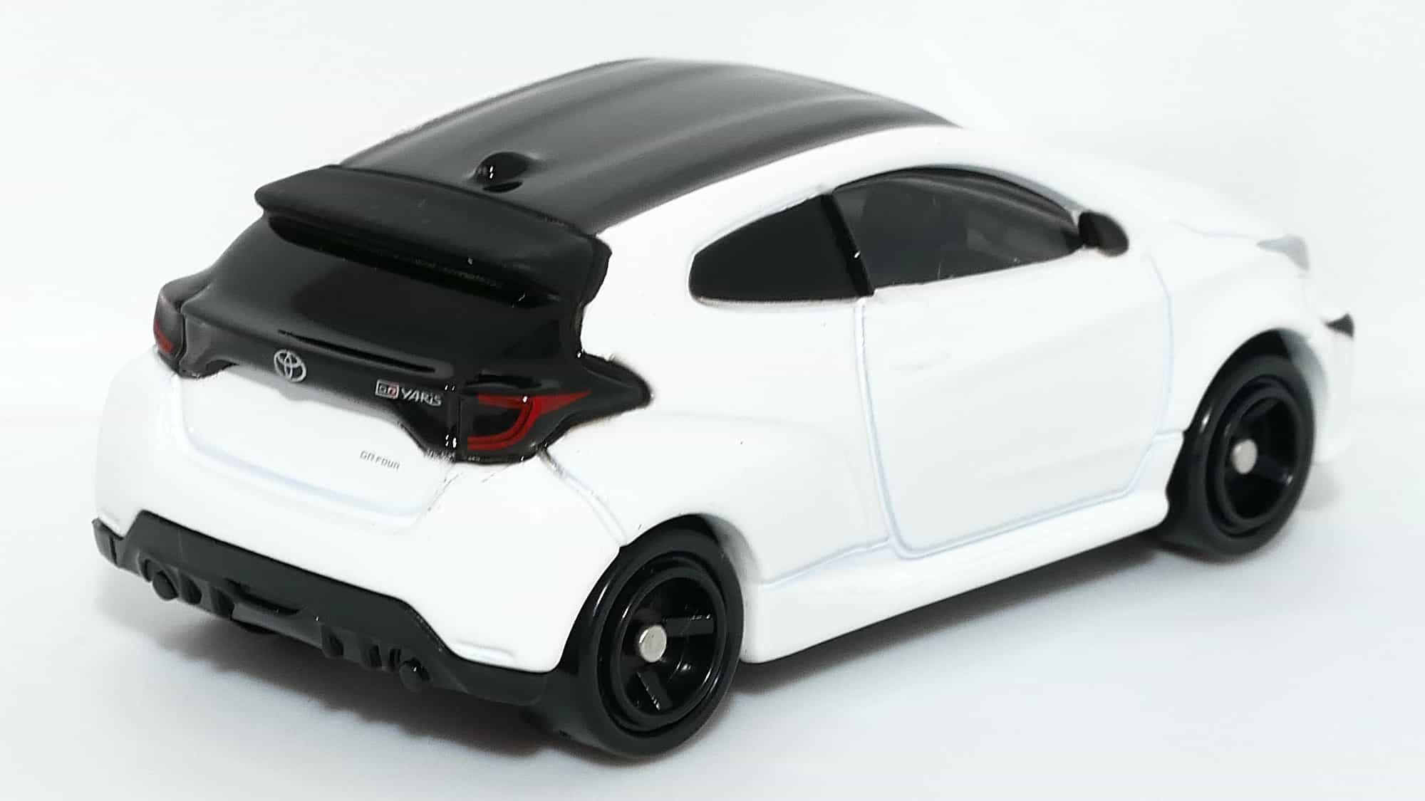 トミカ50-12トヨタGRヤリス_後