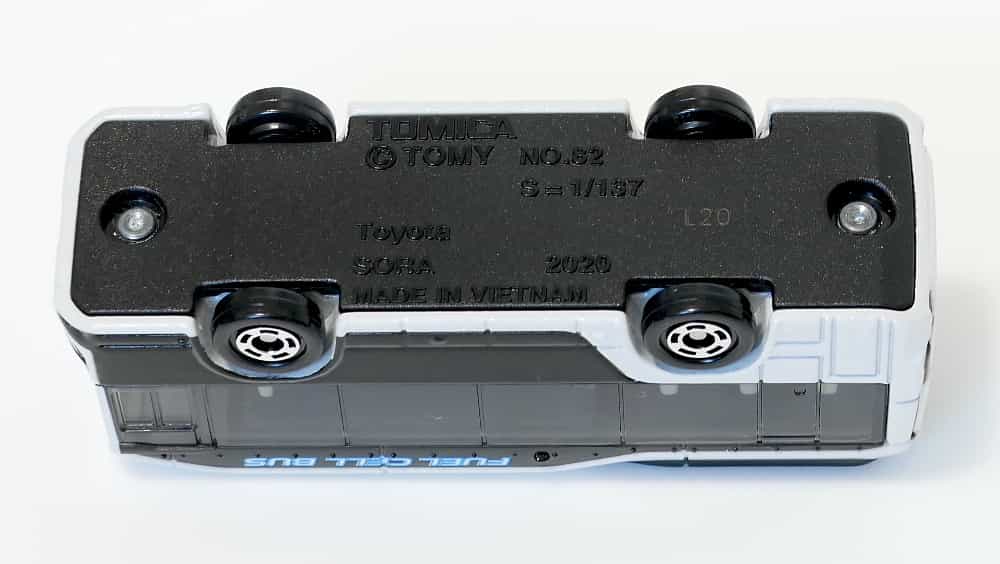 トミカ82-8トヨタSORA_シャーシ