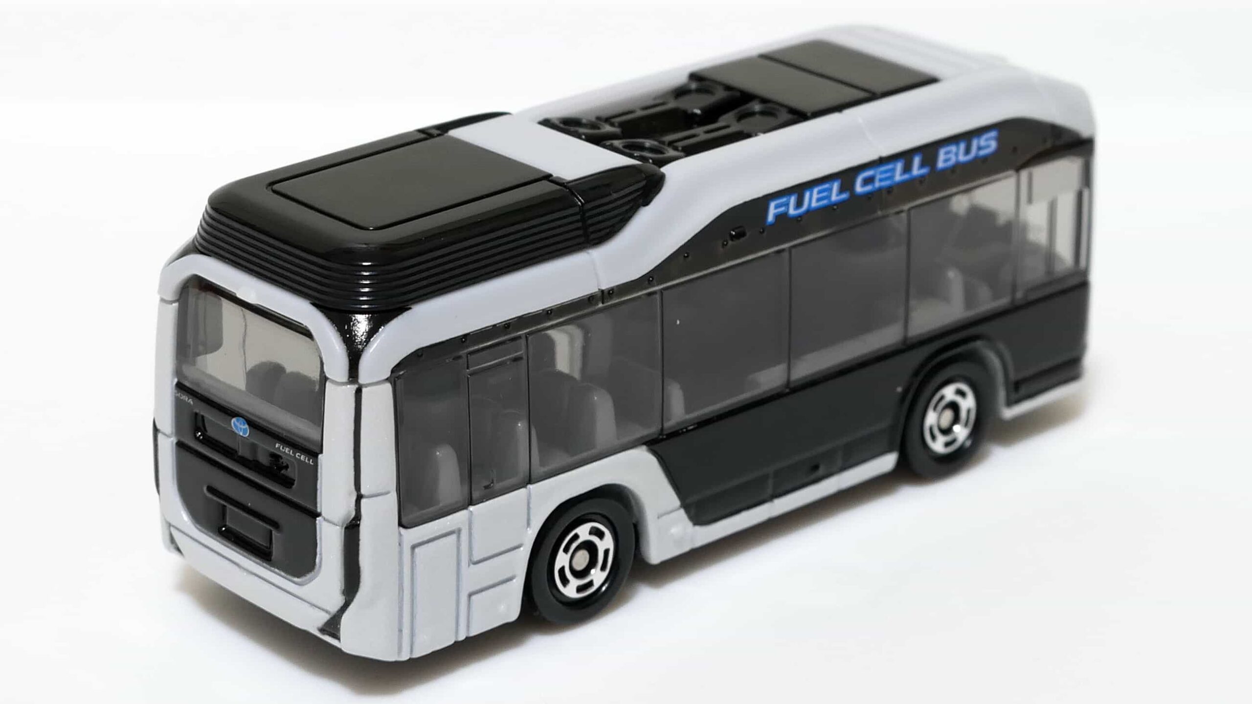 トミカ82-8トヨタSORA_後