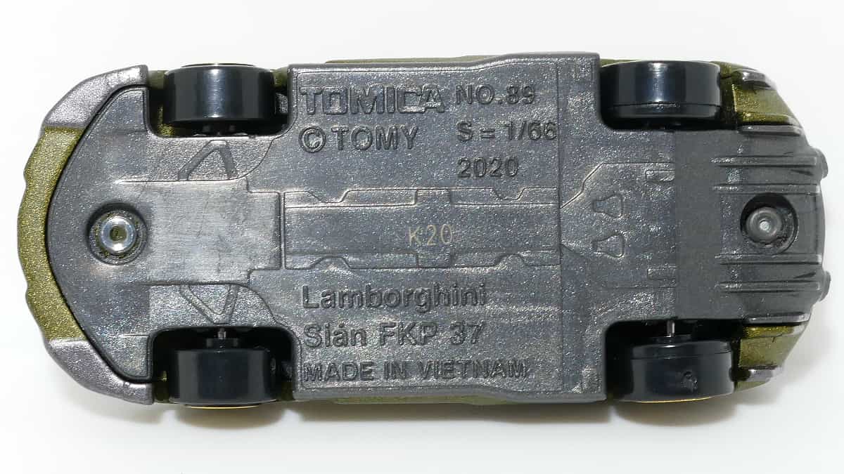 トミカ89-7ランボルギーニ シアンFKP37_シャーシ