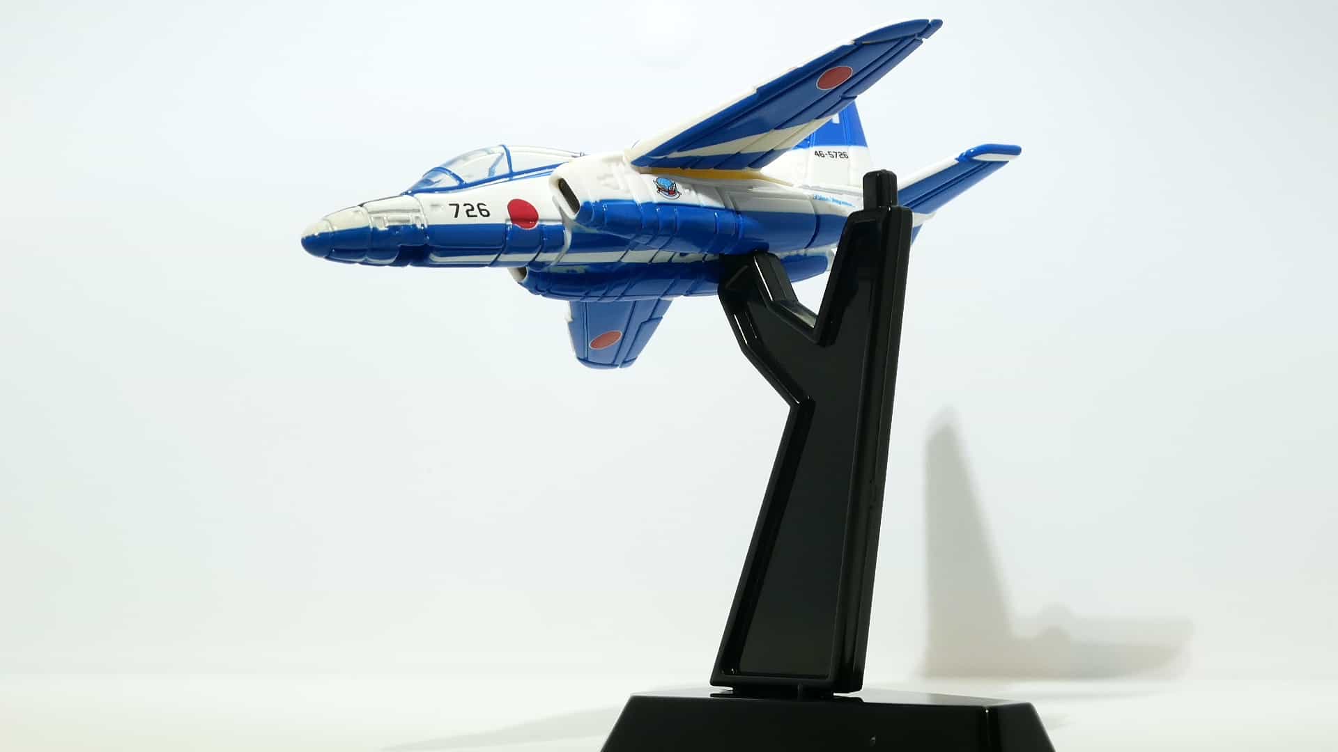 トミカプレミアム22-1航空自衛隊T-4ブルーインパルス_ディスプレイ下