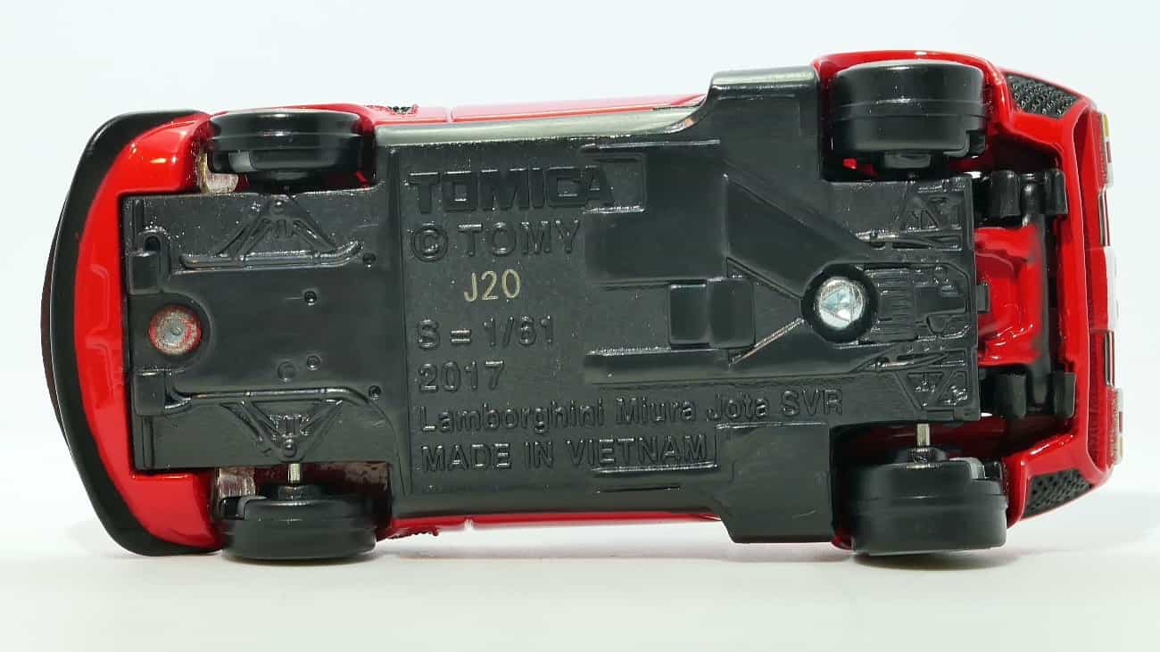トミカプレミアム5-2 ランボルギーニイオタSVR_シャーシ