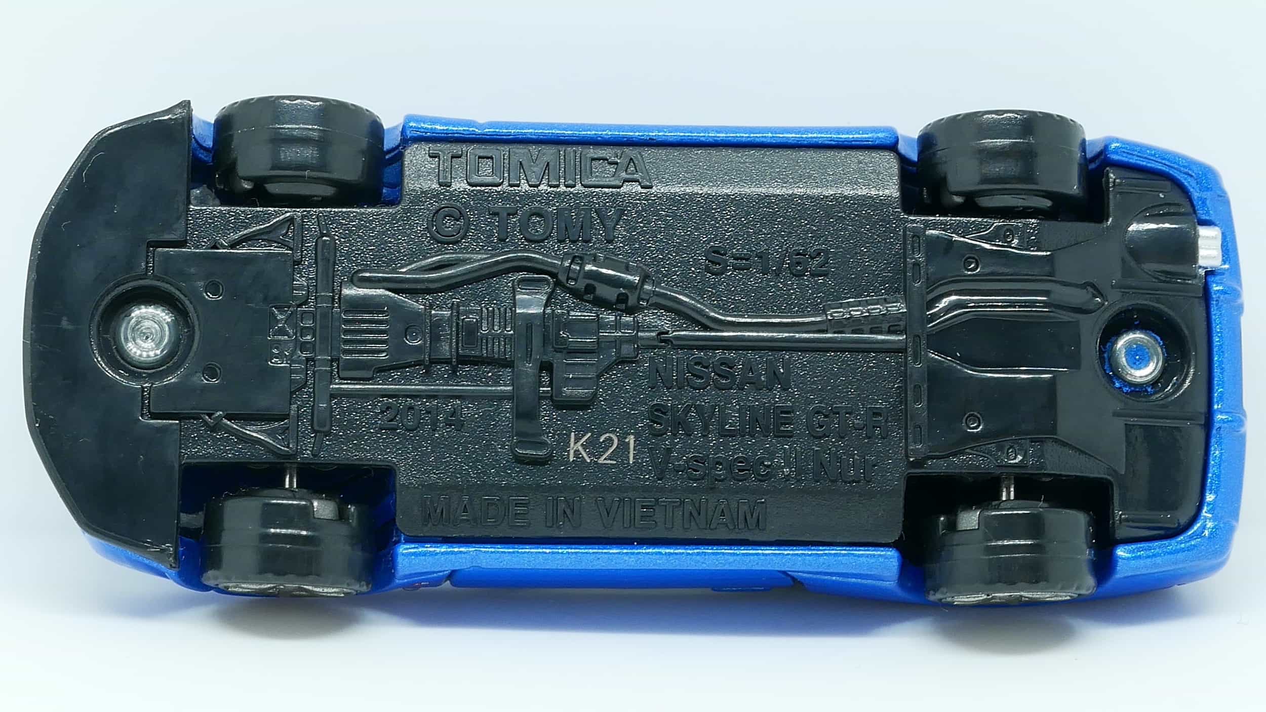 トミカプレミアム11-1日産スカイラインGT-R V-SPECⅡNur_シャーシ