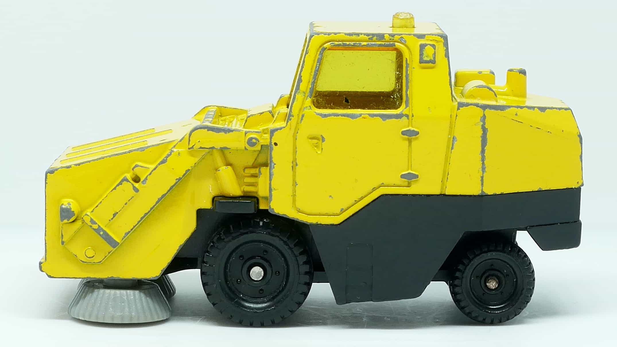 トミカNo113-1道路清掃車_横